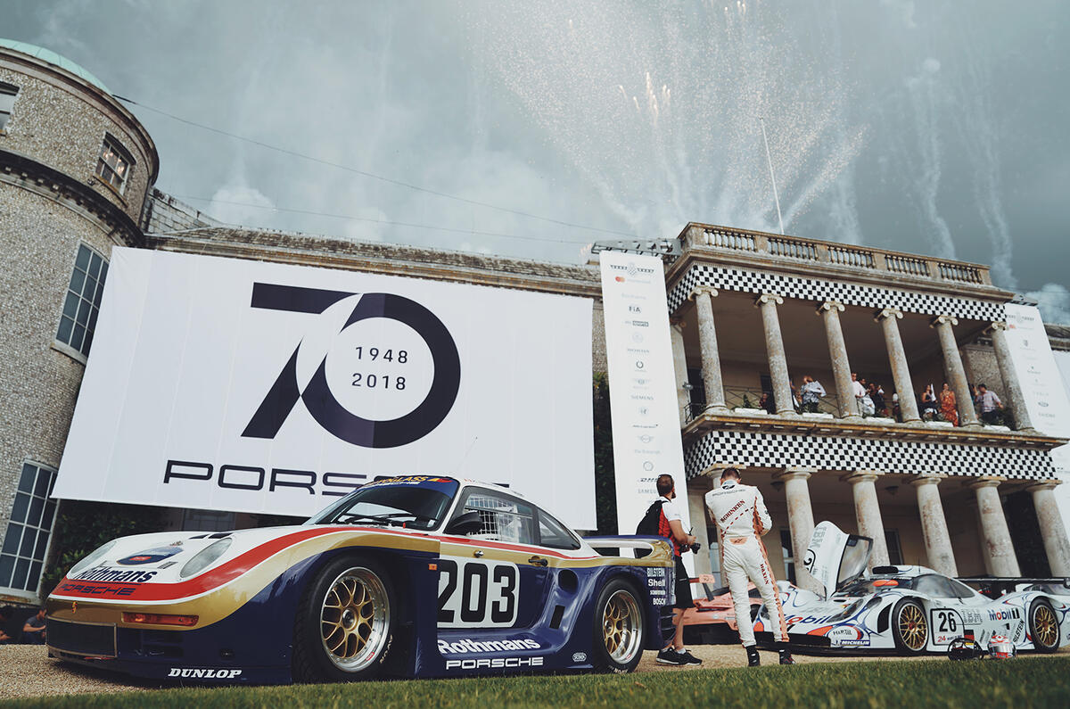 Porsche 2018 display Porsche 2018 display