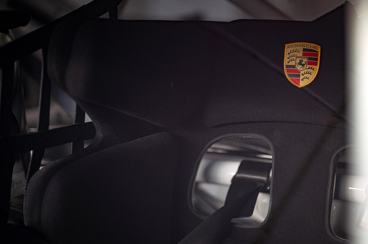 Porsche 718 Cayman GT4 Clubsport 2020 - interior
