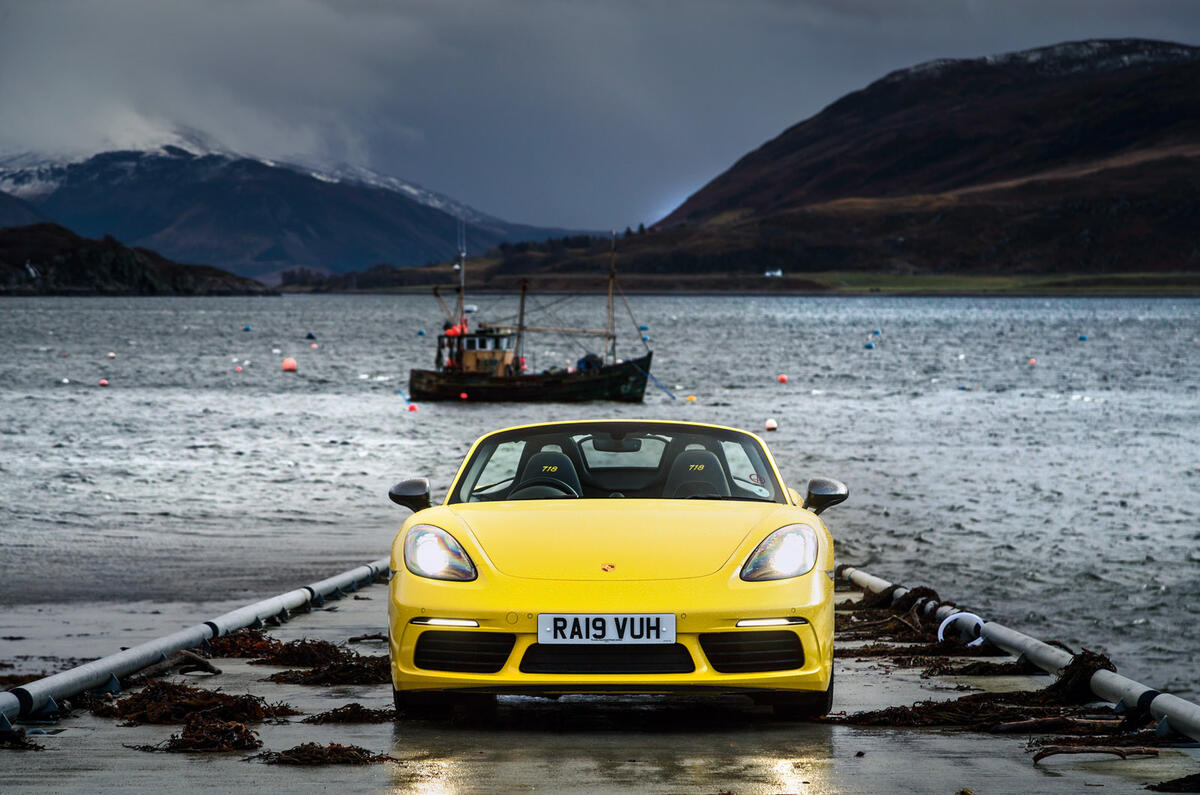Porsche Boxster T 2019 - static front Porsche Boxster T 2019 - static front