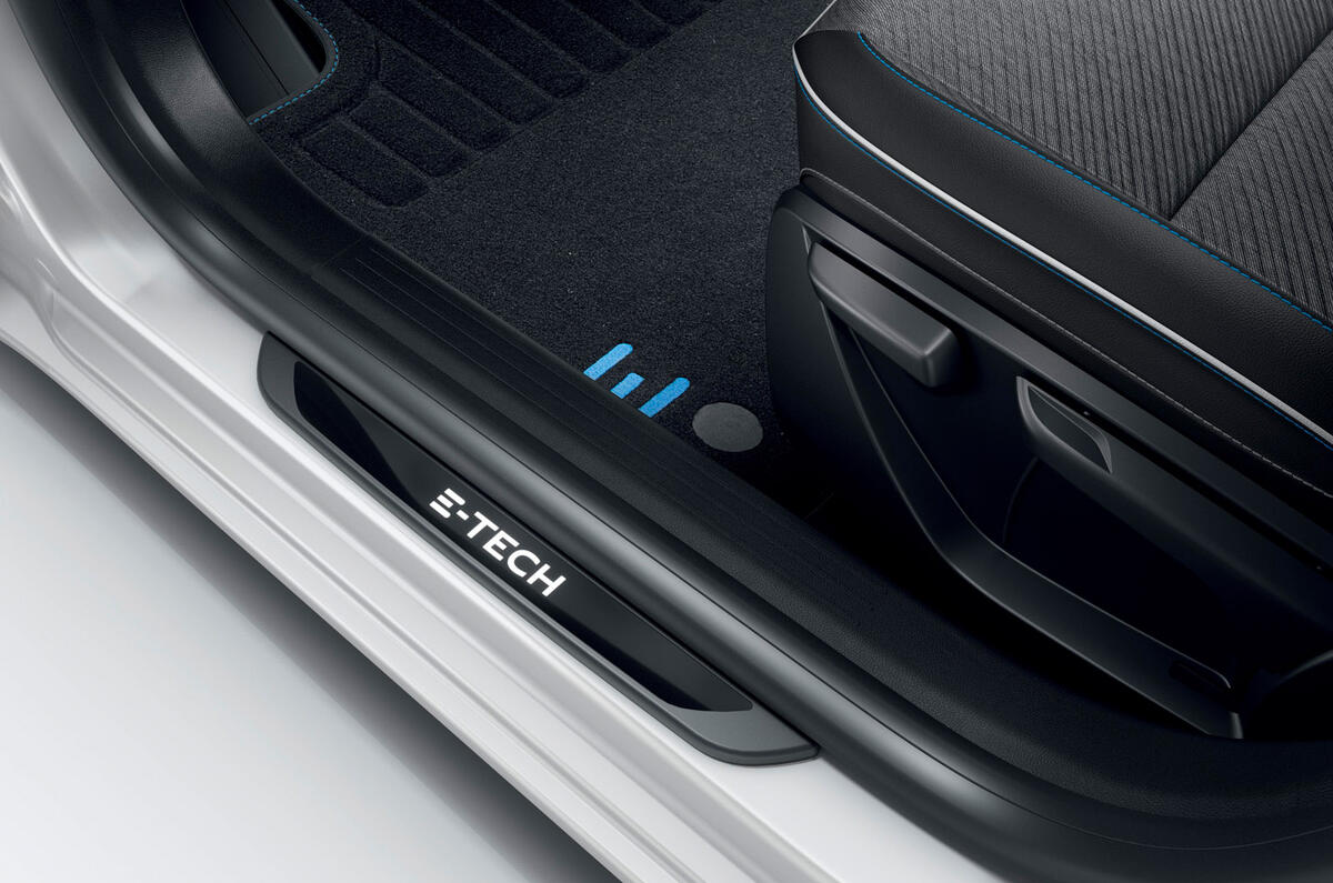 Renault Clio Hybrid - interior Renault Clio Hybrid - interior