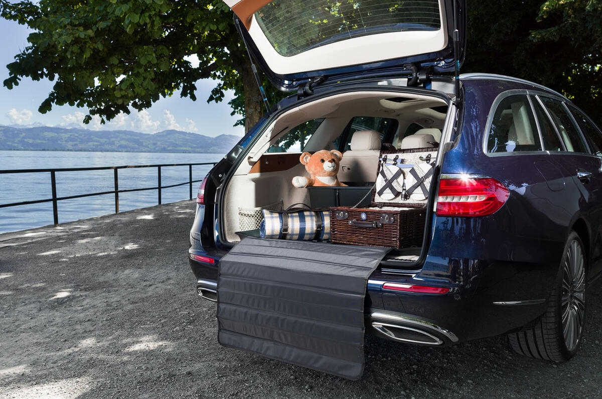 Beamer and basket Beamer and basket