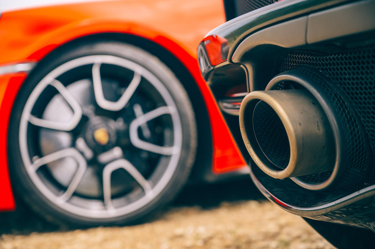 McLaren GT - exhaust McLaren GT - exhaust