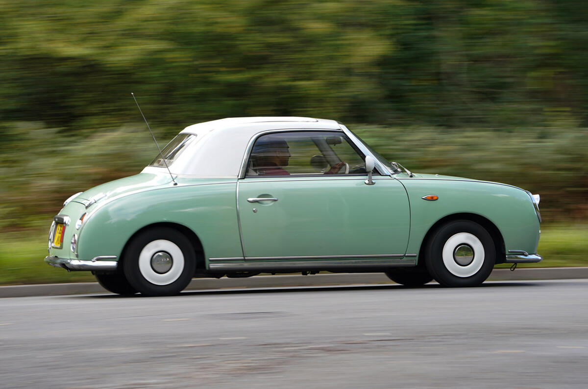 Nissan Figaro - side Nissan Figaro - side