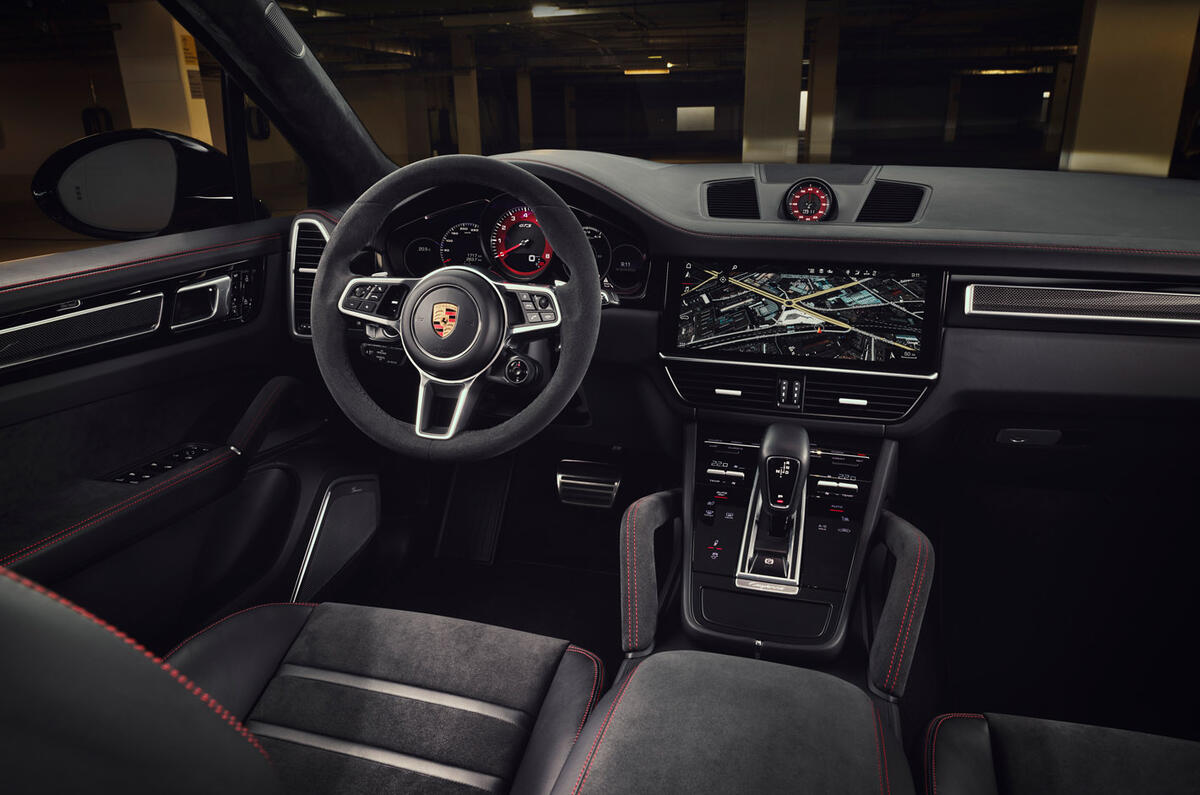 Porsche Cayenne GTS 2020 - interior