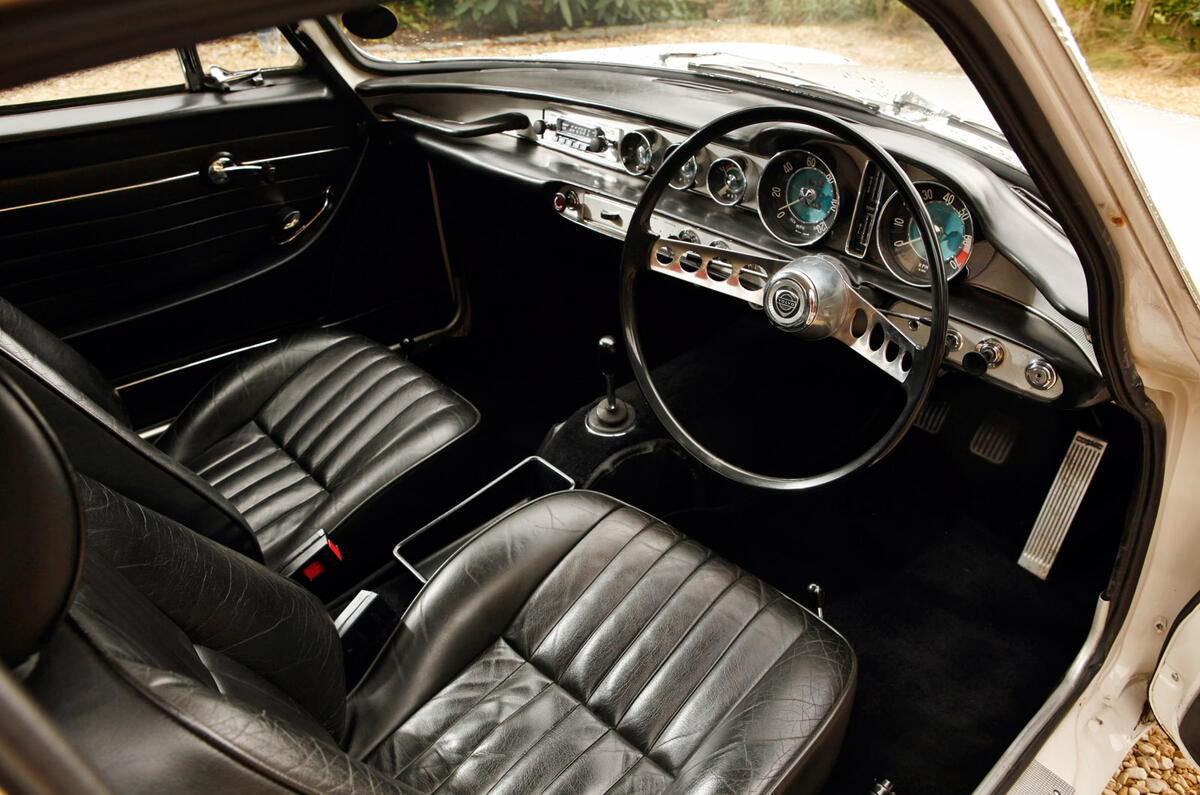 18 volvo p1800 18 volvo p1800