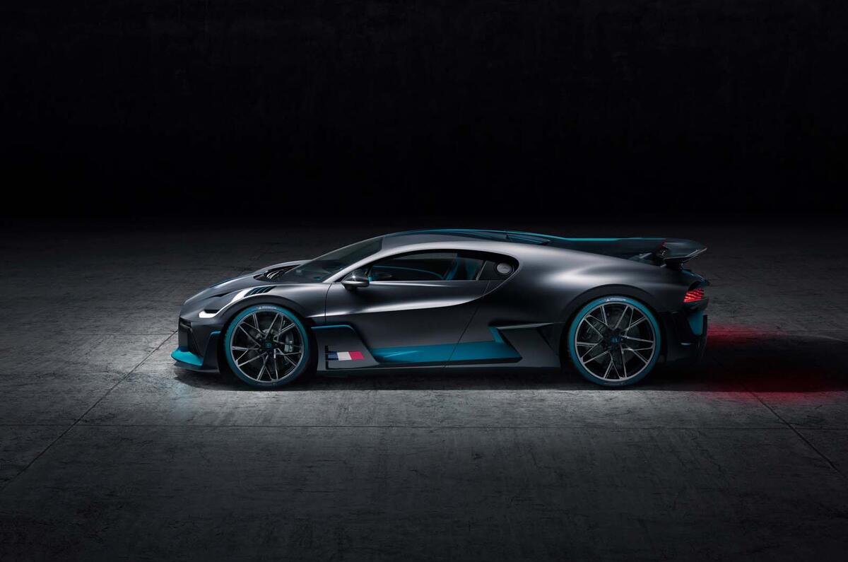 Bugatti Divo side high