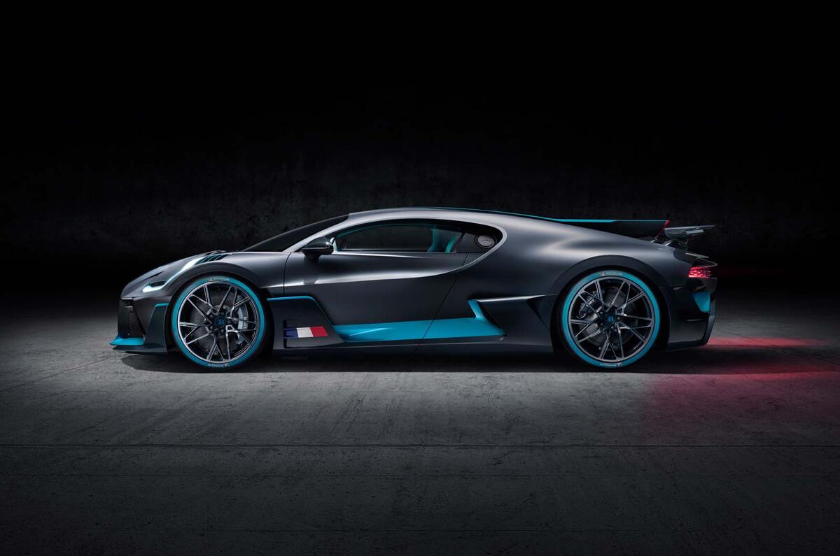 Bugatti Divo side