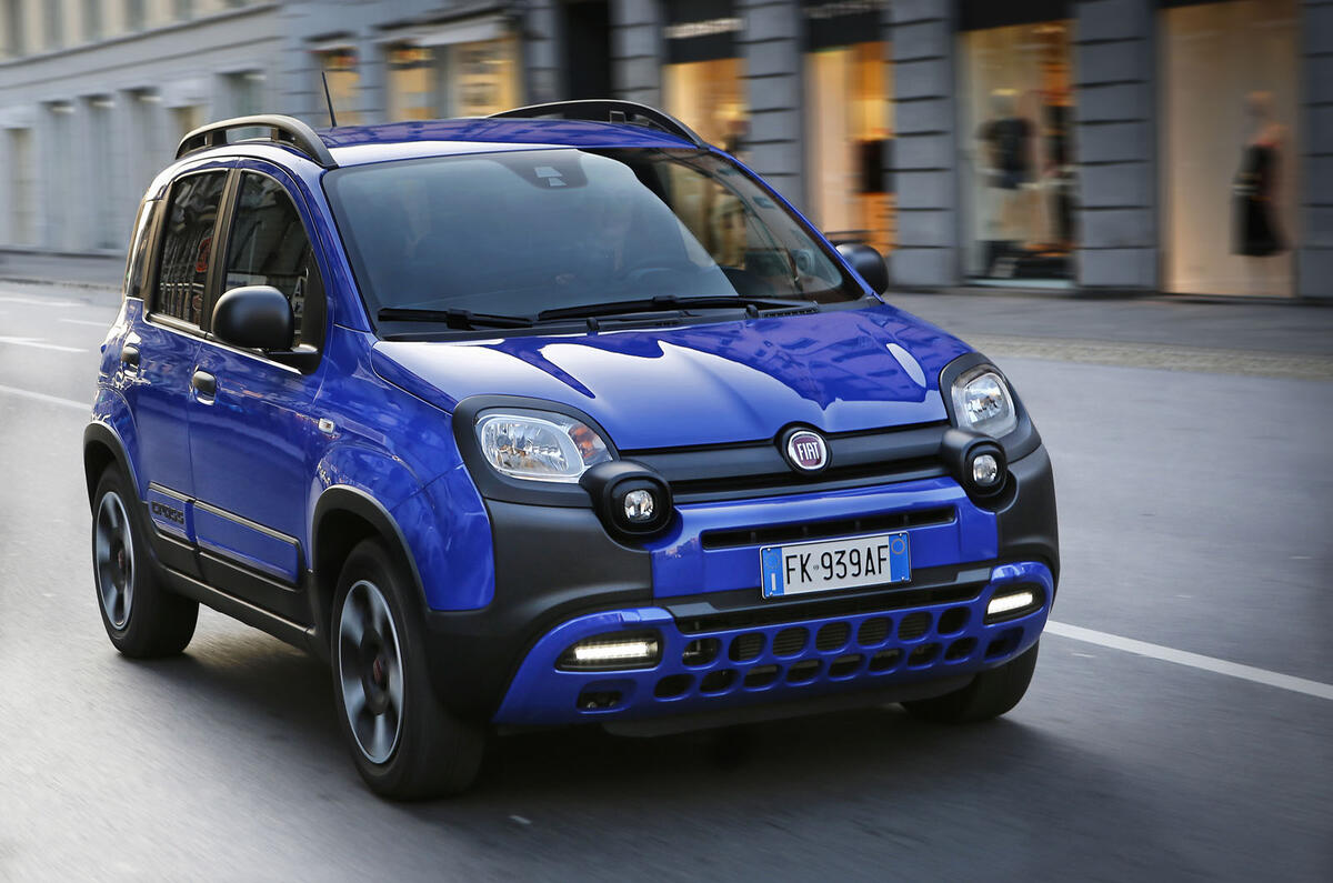 Fiat Panda City Cross - driving front
