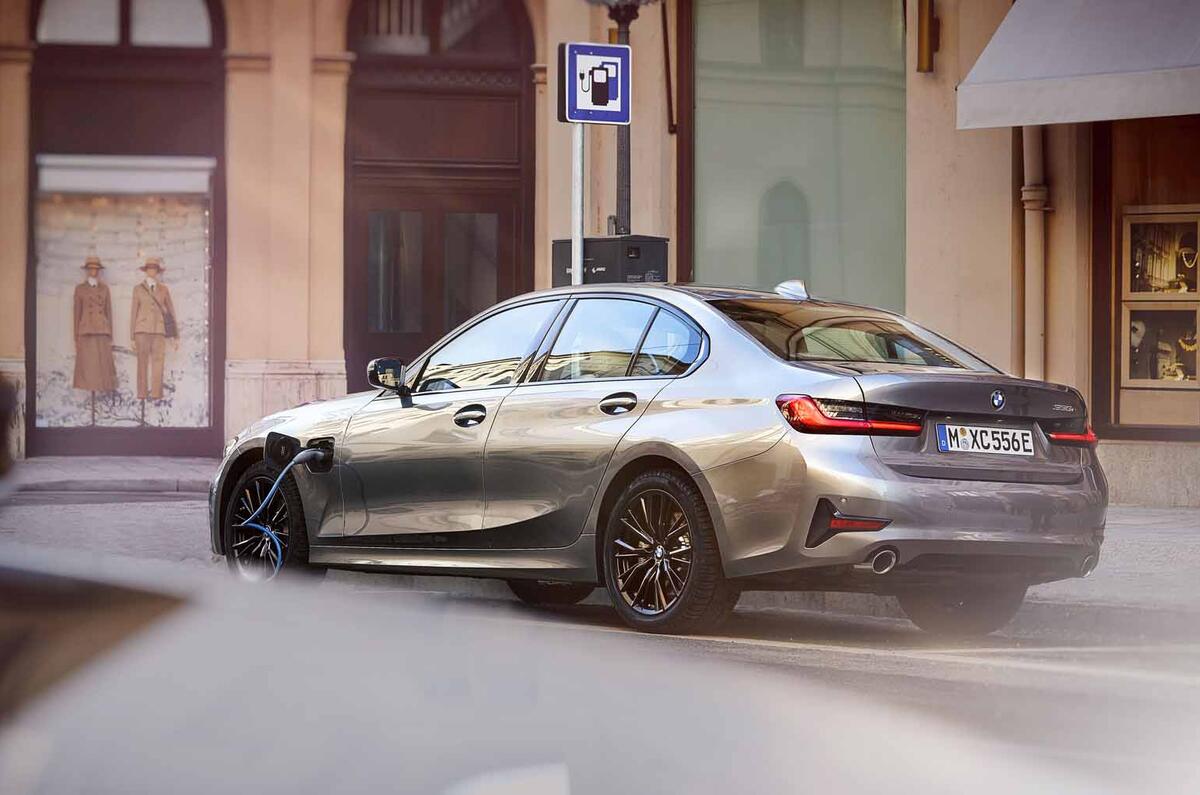 BMW 330e