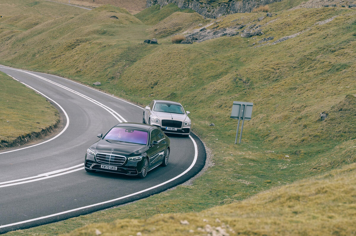 18 olg Flying Spur vs Mercedes Benz S400d 4matic 2021 