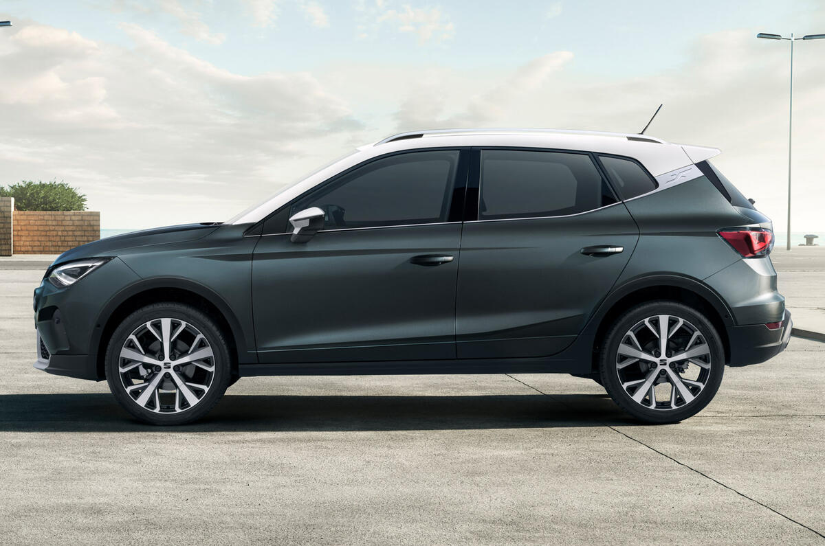 18 SEAT Arona Xperience Dark Camouflage H