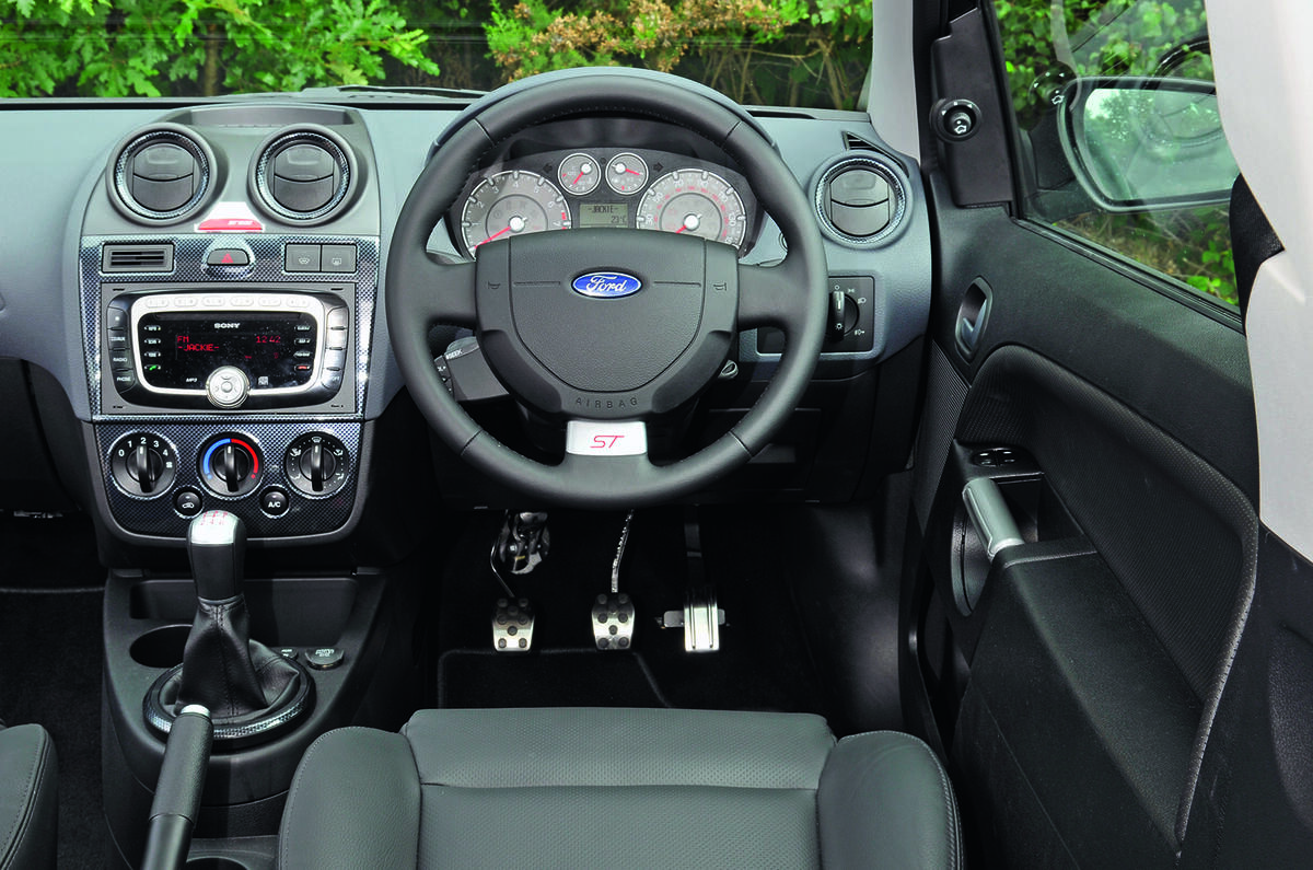 Ford Fiesta ST - interior