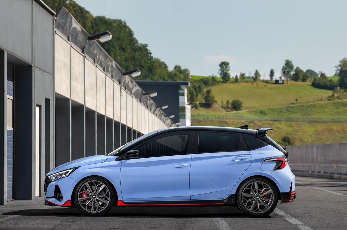 Hyundai i20 - side