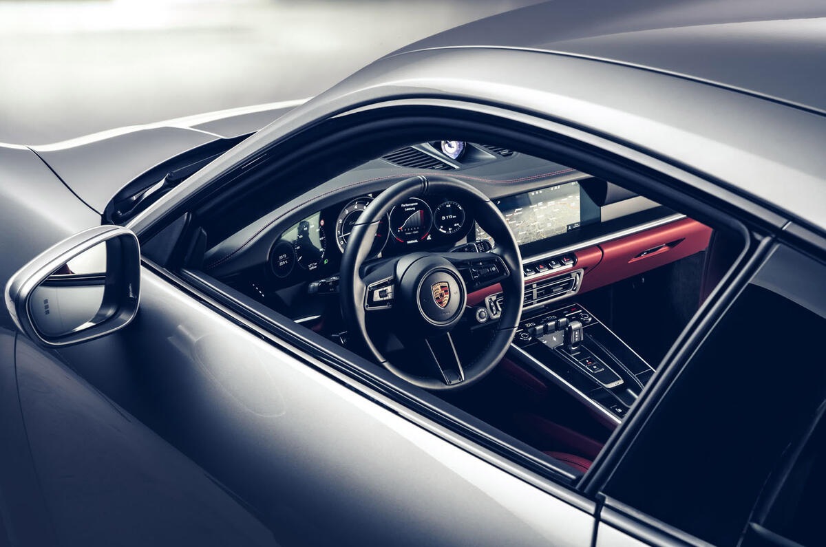 Porsche 911 Turbo S 2020 - interior