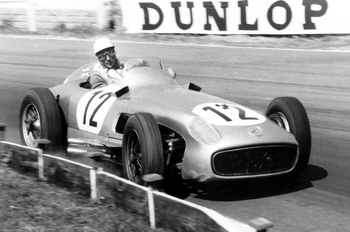 Sir Stirling Moss officially retires at the age of 88