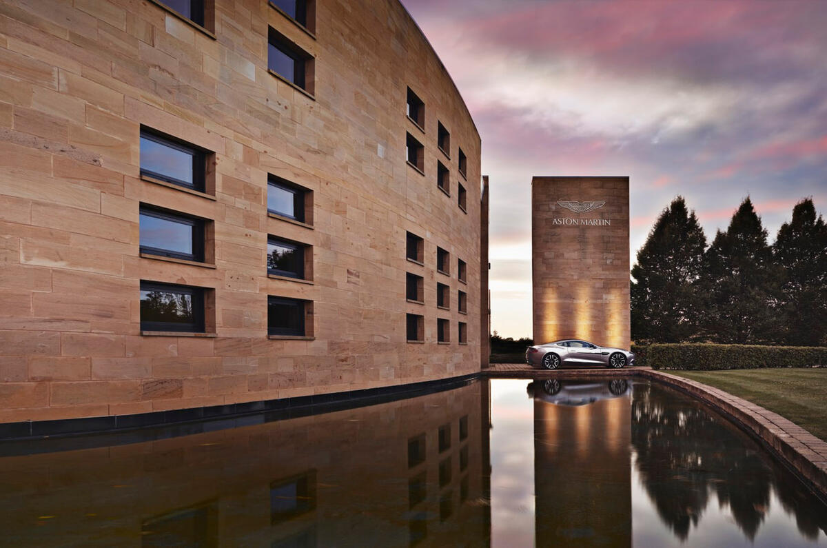 19 AstonMartinGaydon(Large) 19 AstonMartinGaydon(Large)