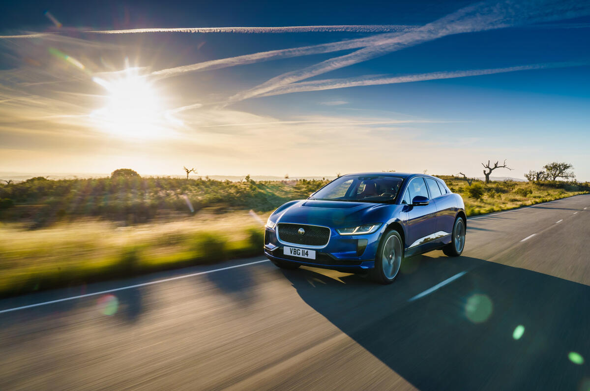 19 Jaguar I PACE S Caesium Blue 002