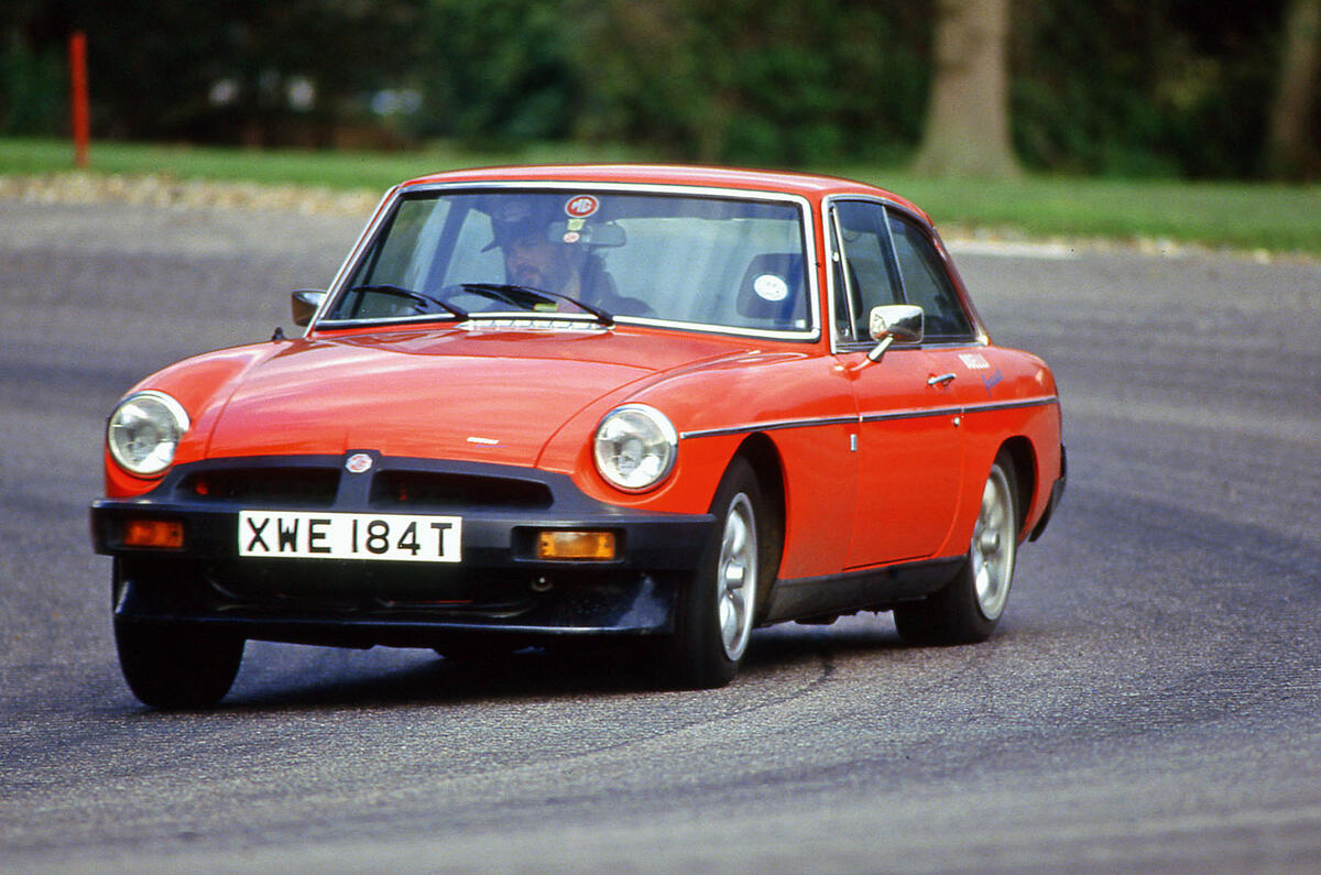 MG B GT