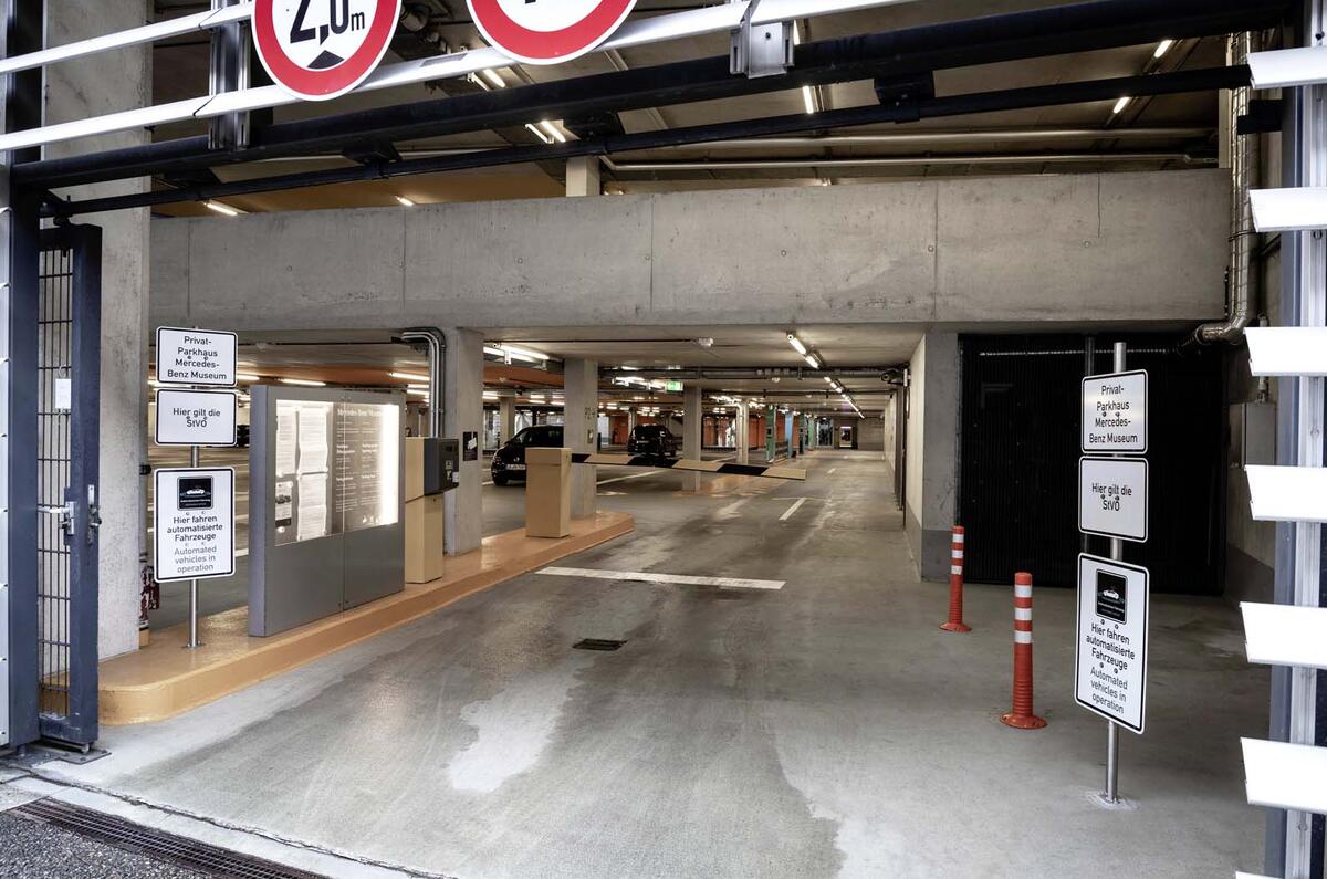 Daimler and Bosch unveil driverless parking garage