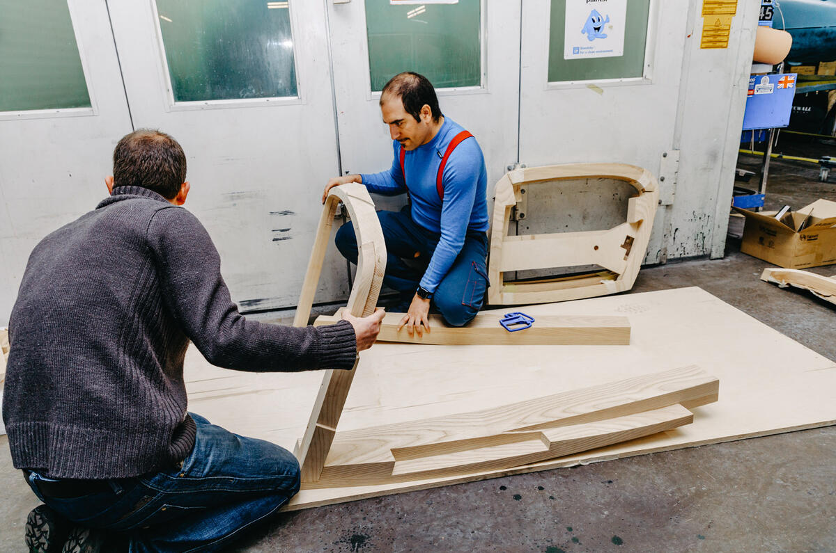 A2P2 building coupé