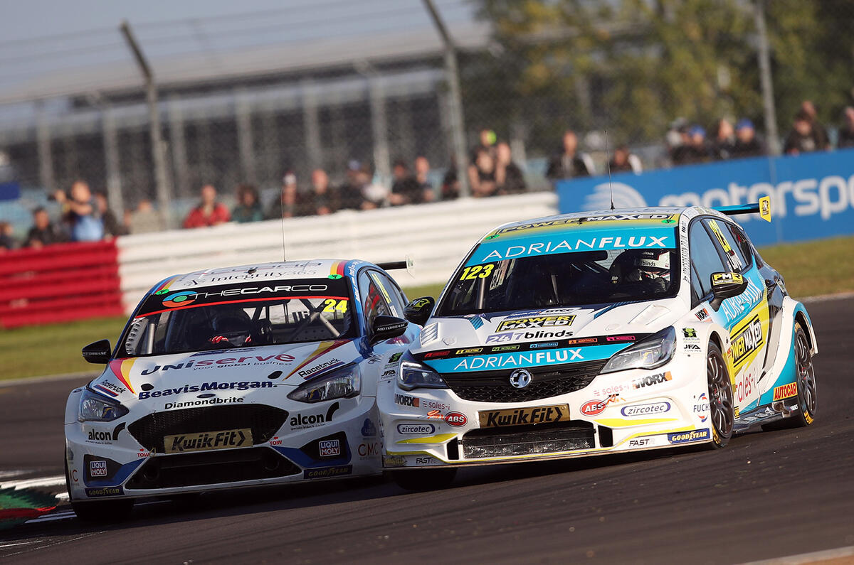 1 BTCC Silverstone Hill Lloyd