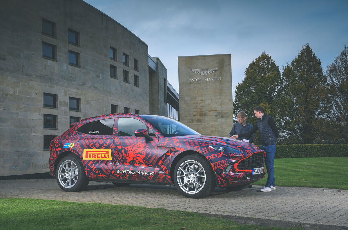 Aston Martin DBX