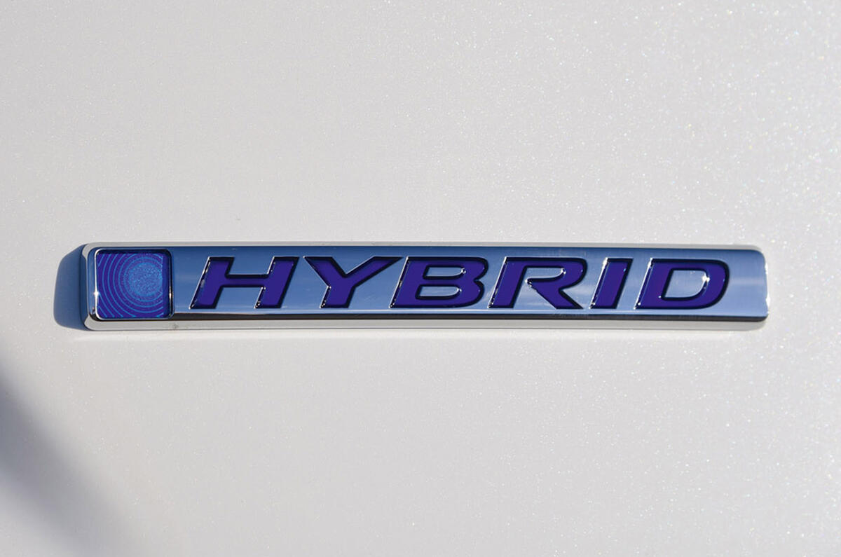 Hybrid mega-test - Honda CR-V badge Hybrid mega-test - Honda CR-V badge