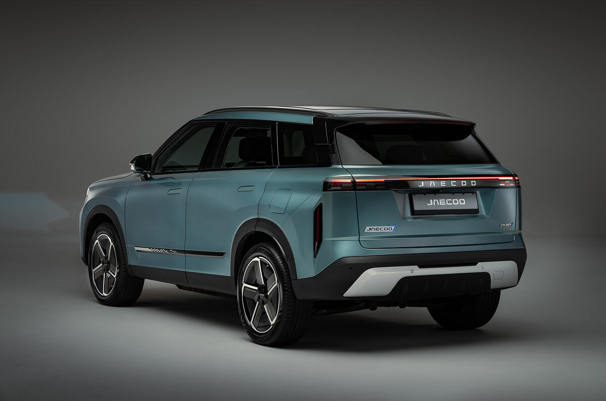 1 JAECOO 7 PHEV rear three quarter 1 JAECOO 7 PHEV rear three quarter