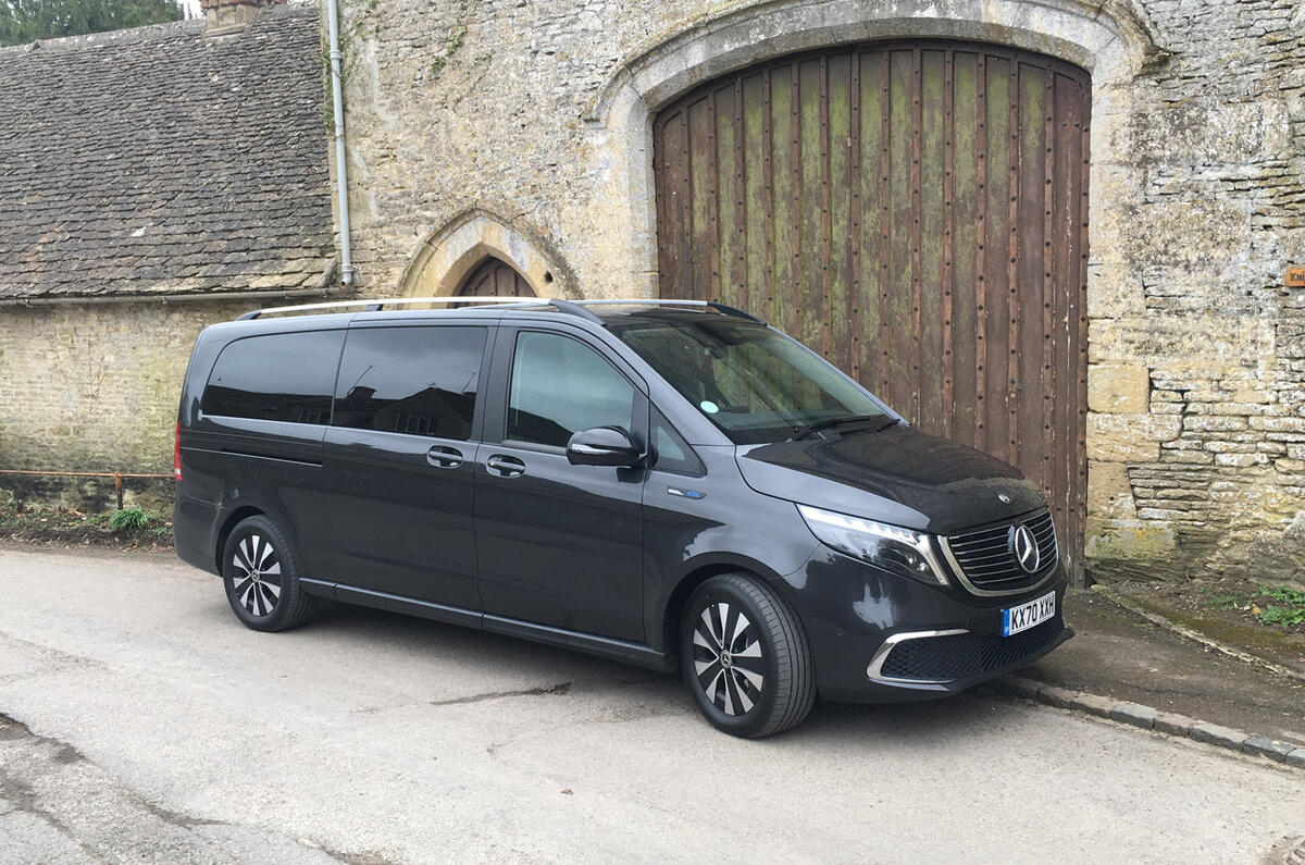 1 mercedes eqv