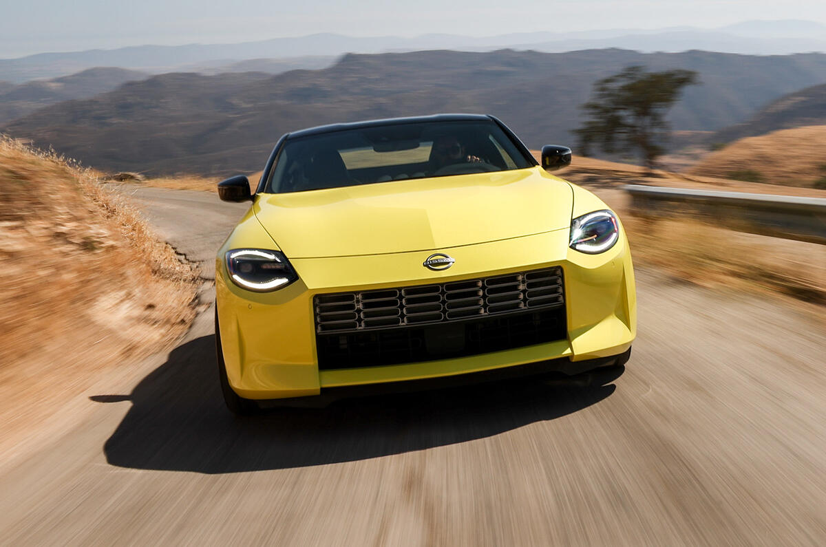 1 Nissan Z 3