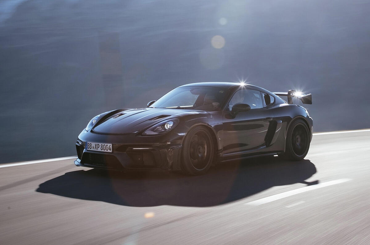 1 Porsche 718GT4RS 9 1