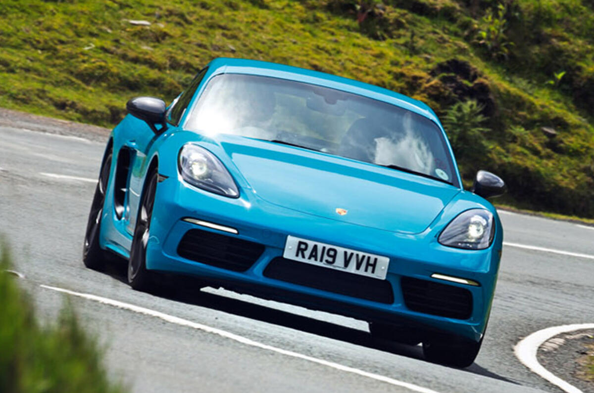 Porsche Cayman T 2019 - tracking front Porsche Cayman T 2019 - tracking front