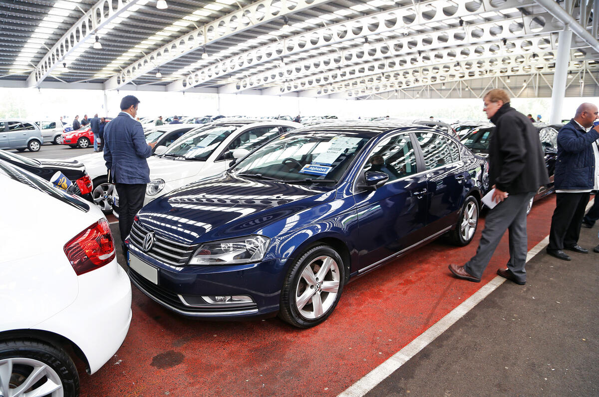 Volkswagen - stationary side Volkswagen - stationary side