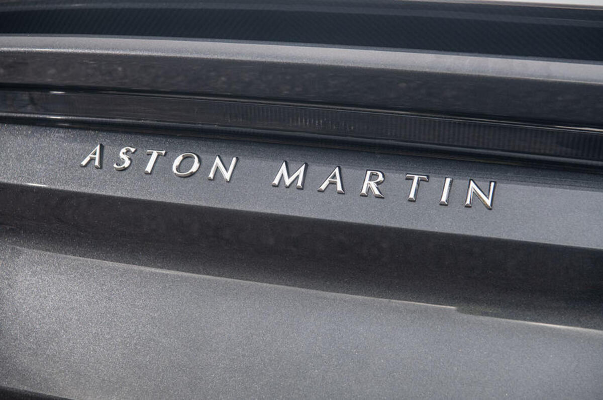 Aston Martin DBS Superleggera