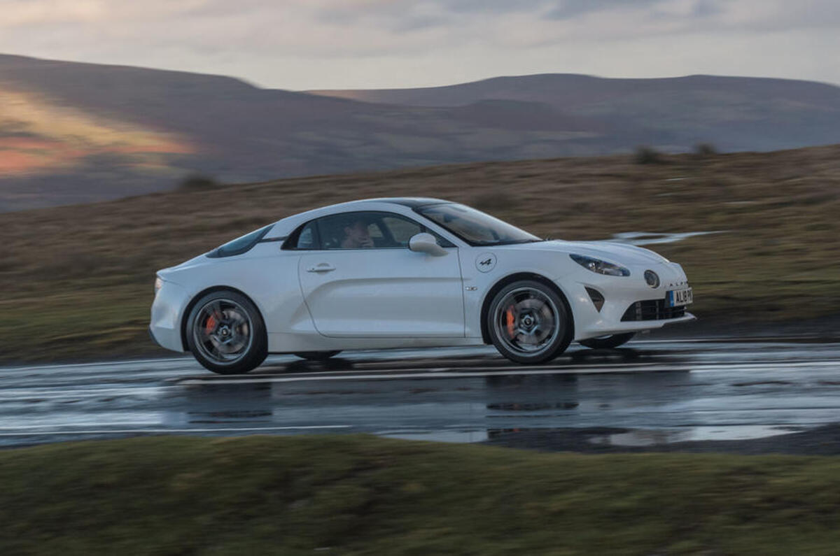 2 alpine a110s 2020 uk fd hero side 2 alpine a110s 2020 uk fd hero side