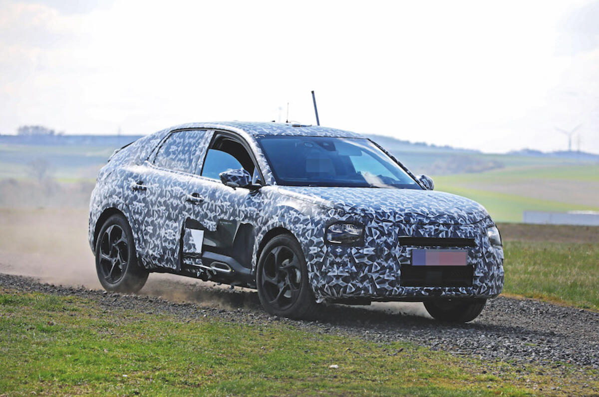 Citroën C4 spy shot Citroën C4 spy shot