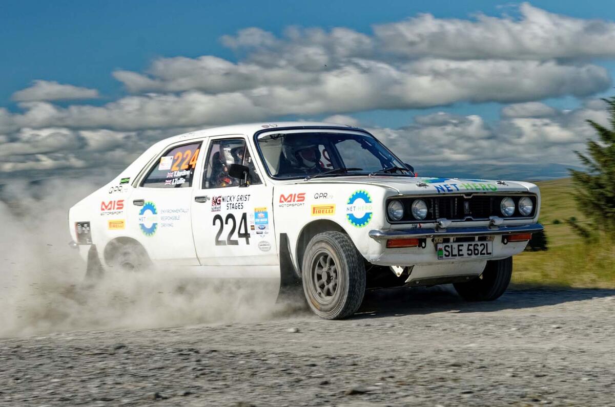 Hillman Avenger 1973 front quarter tracking dirt Hillman Avenger 1973 front quarter tracking dirt