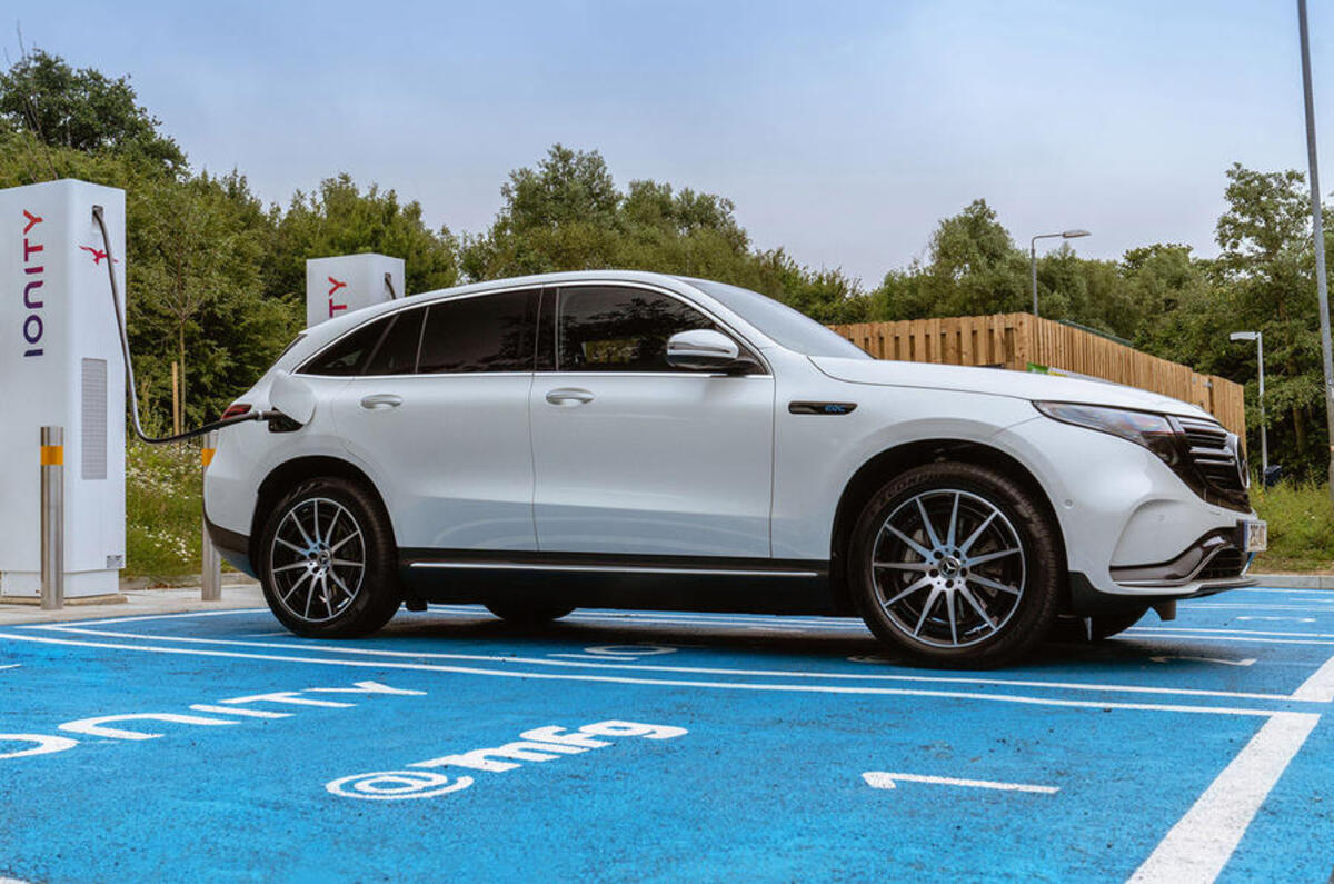 Mercedes-Benz ECQ 400 2019 - charging