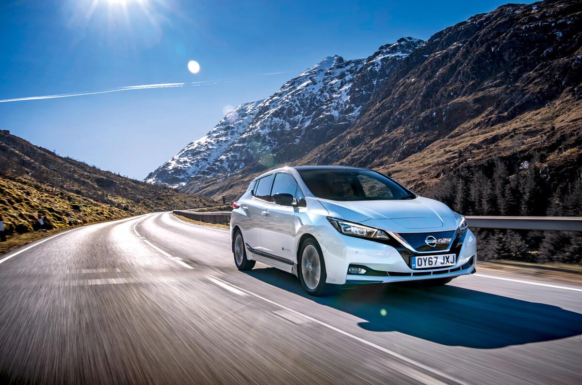 2 nissan leaf