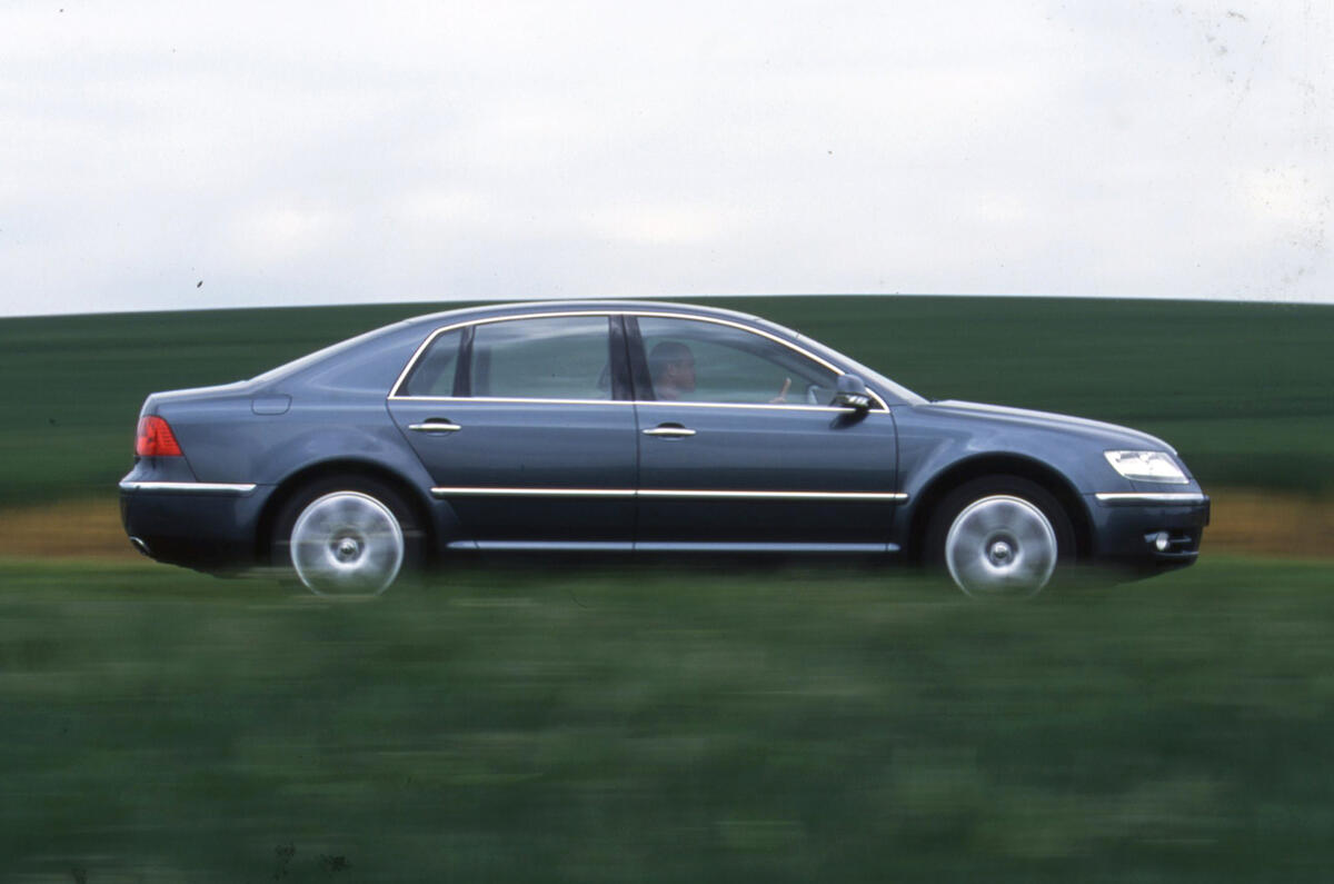 Volkswagen Phaeton W12 2003 side tracking Volkswagen Phaeton W12 2003 side tracking