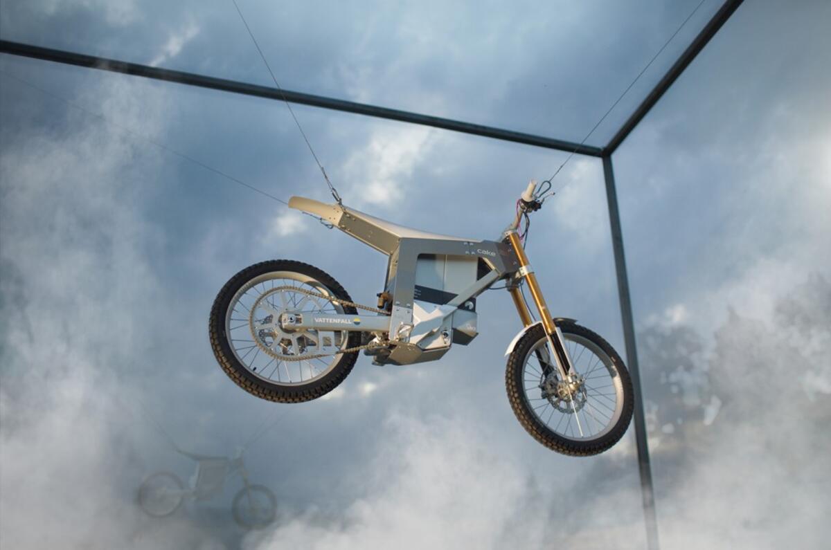 2.The Bike 0 (1) 2.The Bike 0 (1)