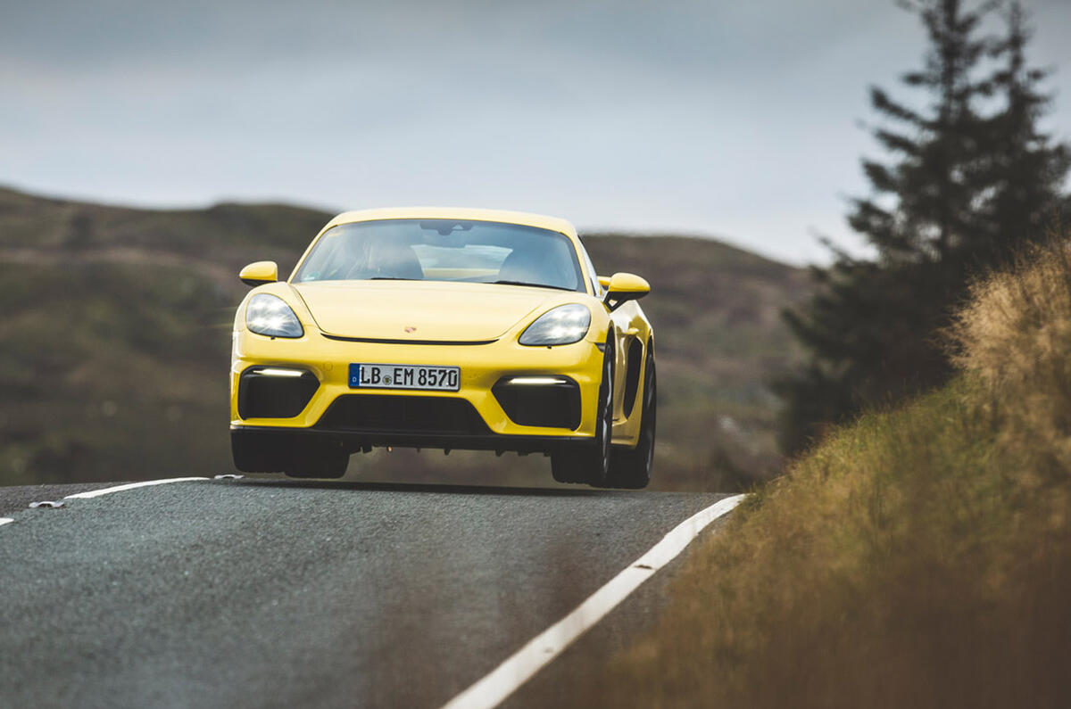Porsche 718 Cayman GT4 - hero front