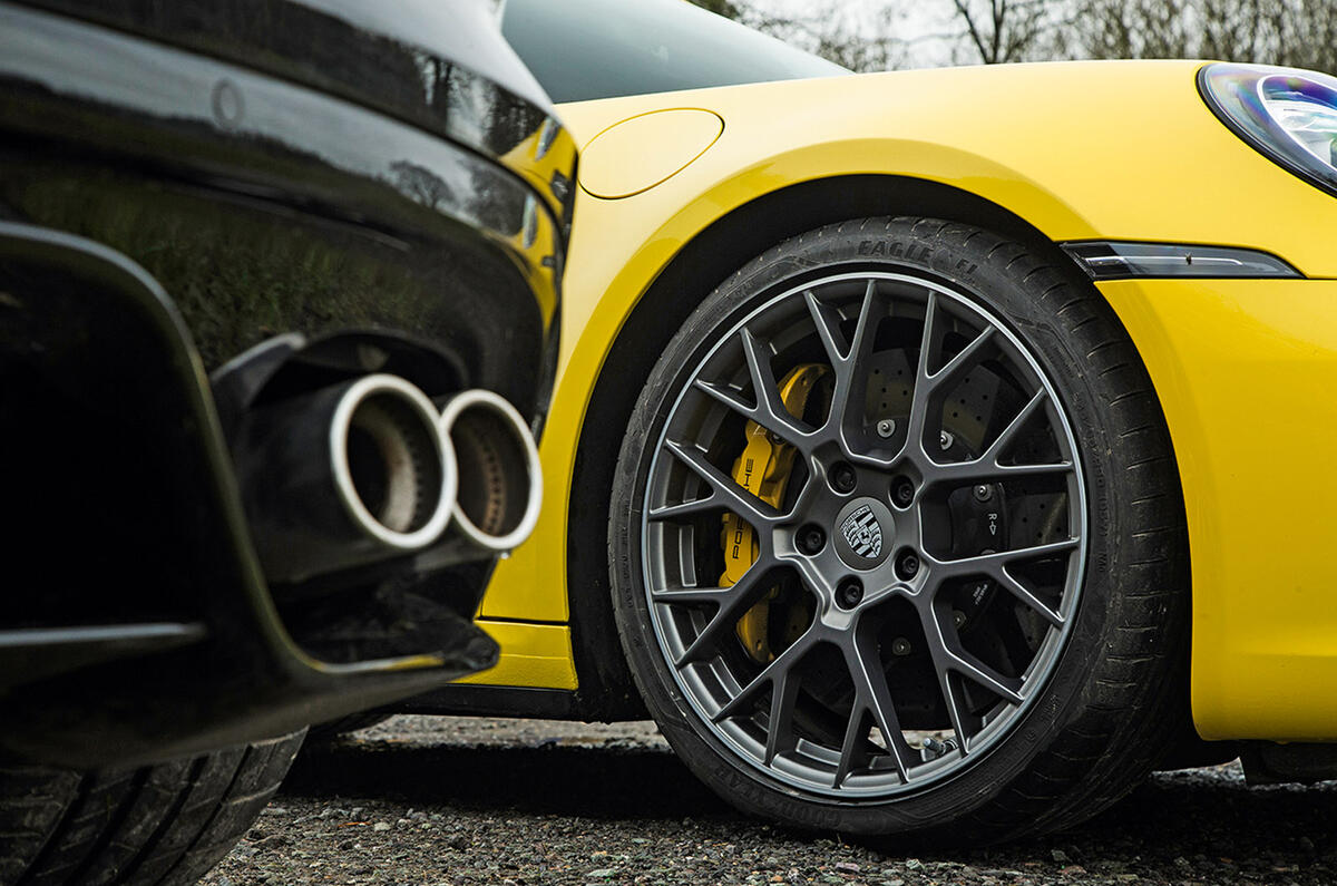 Porsche 911 Carrera 4S - static wheel Porsche 911 Carrera 4S - static wheel