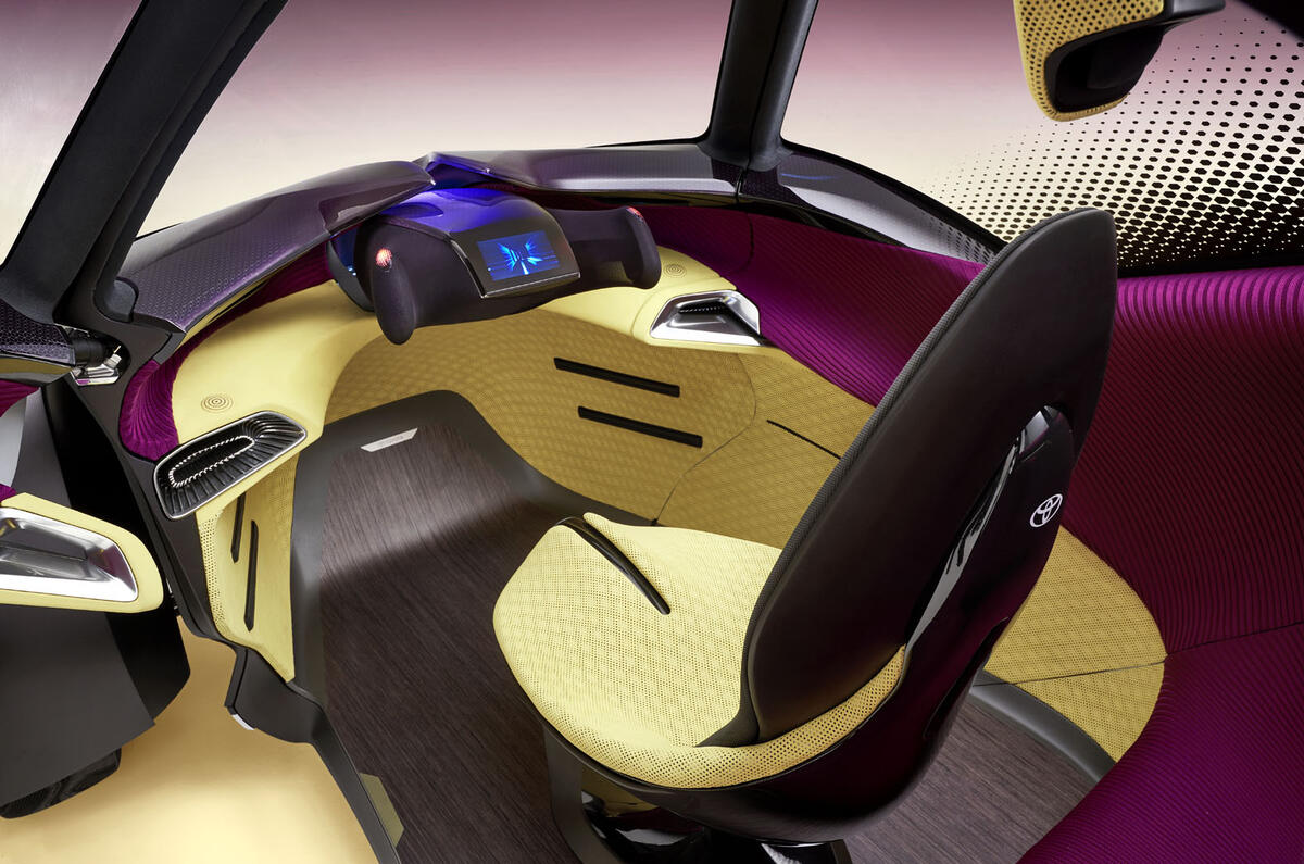 Toyota i-TRIL
