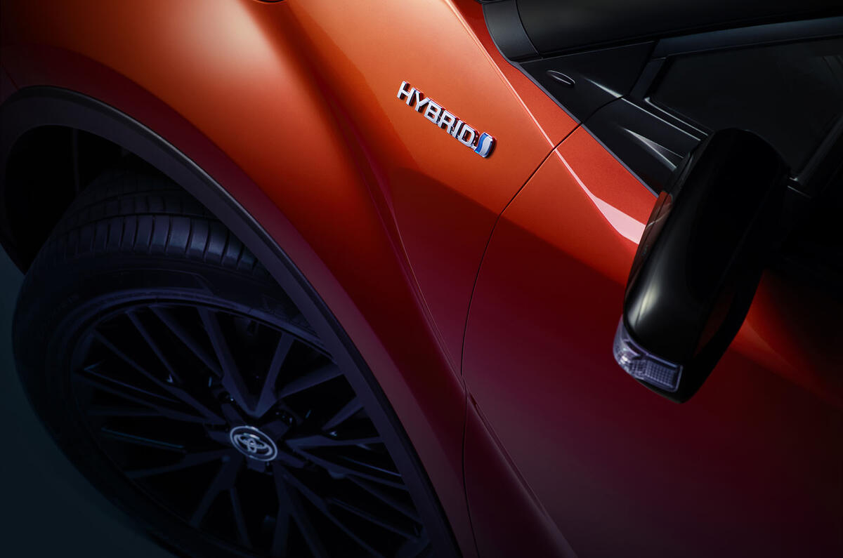 2019 Toyota C-HR Orange Edition - badge