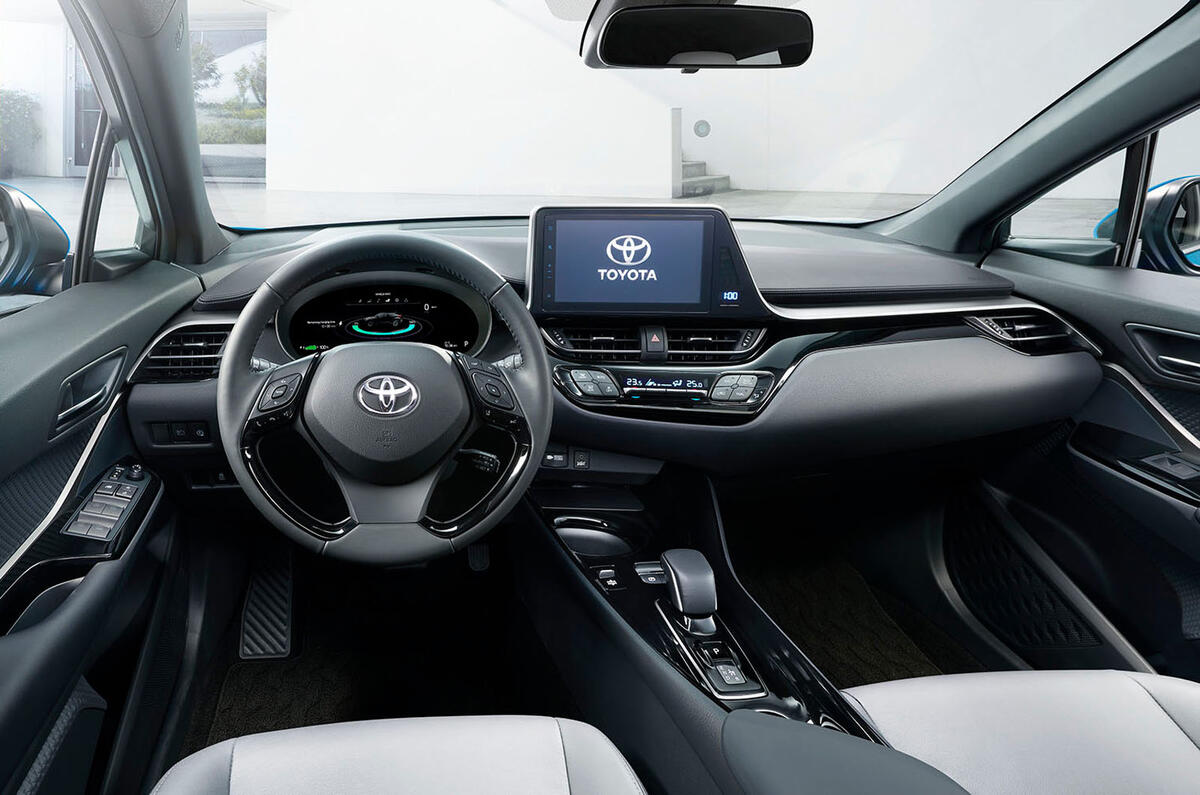 Toyota C-HR EV - interior