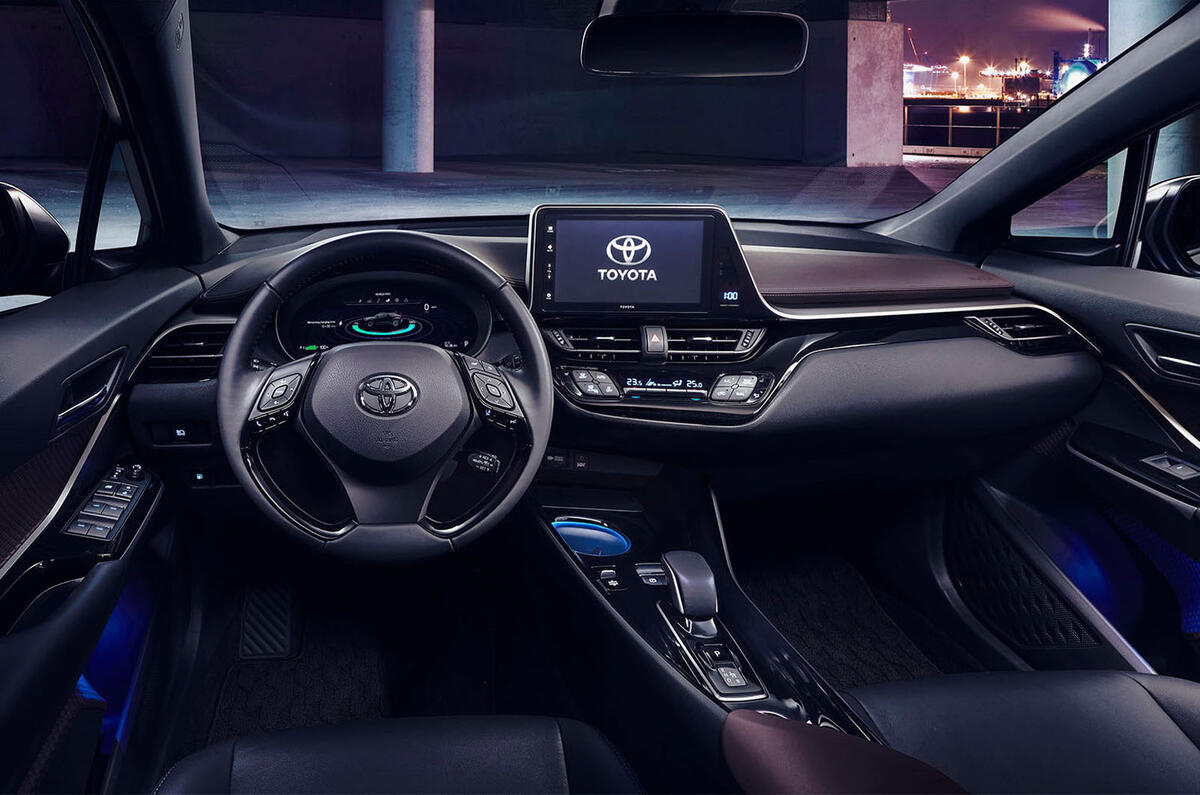 Toyota C-HR EV - interior