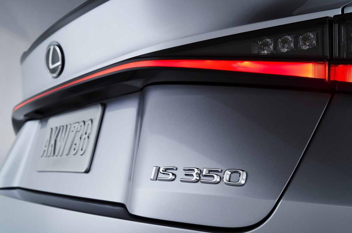 2021 Lexus IS lightbar