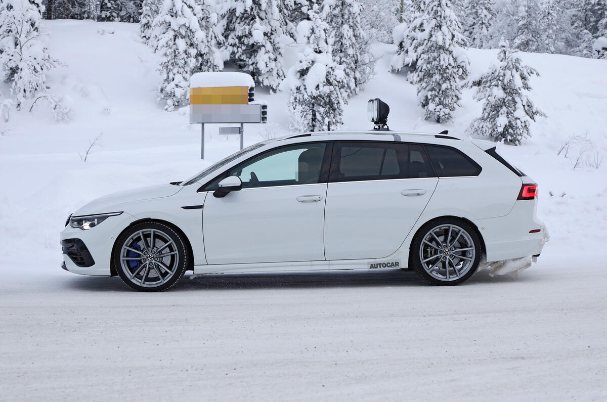 2021 Volkswagen Golf R Estate Mule49 2021 Volkswagen Golf R Estate Mule49