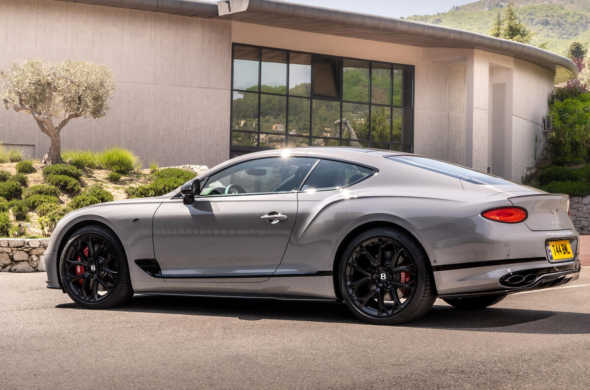 2022 Bentley Continental GT S static rear three quarters 2022 Bentley Continental GT S static rear three quarters